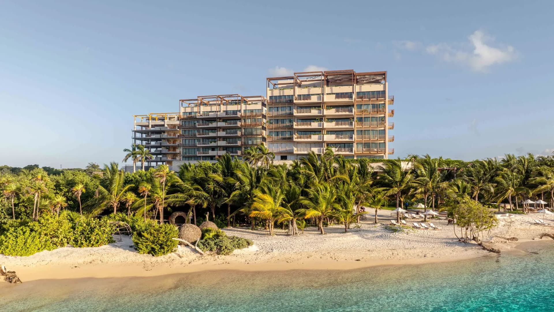 Vista aérea de Costa Residences y el litoral de Corasol